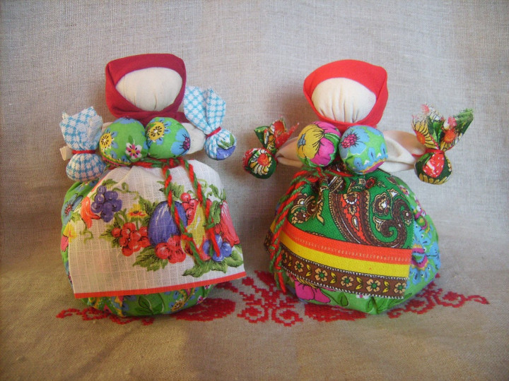 Куколки с лечебной травой